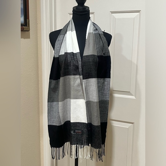ITALY DESIGN CASHMERE BLEND PLAID WOMENS SCARF - Picture 1 of 8